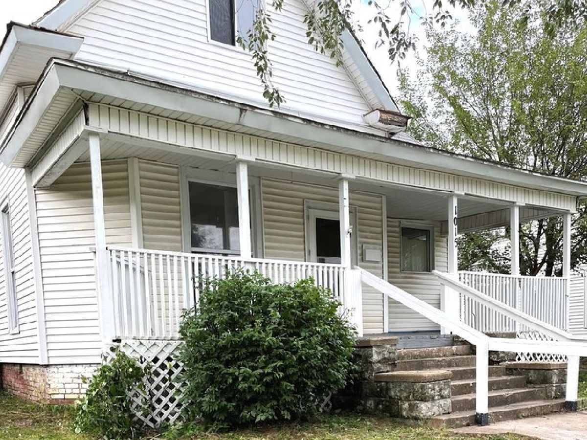  Sold Charleston Illinois, 1015 Jackson