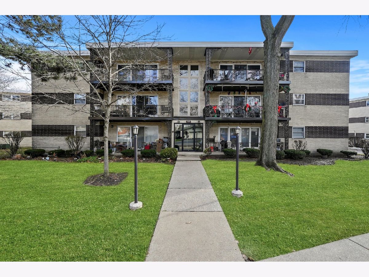 Condominiums Sold Villa Venice La Grange Illinois, 915 8th