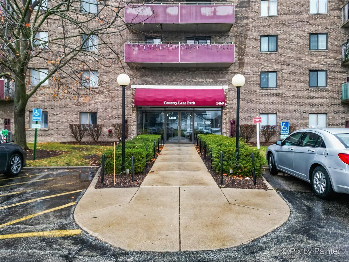Condominiums Sold Country Lane Park Schaumburg Illinois, 1460 Fairlane