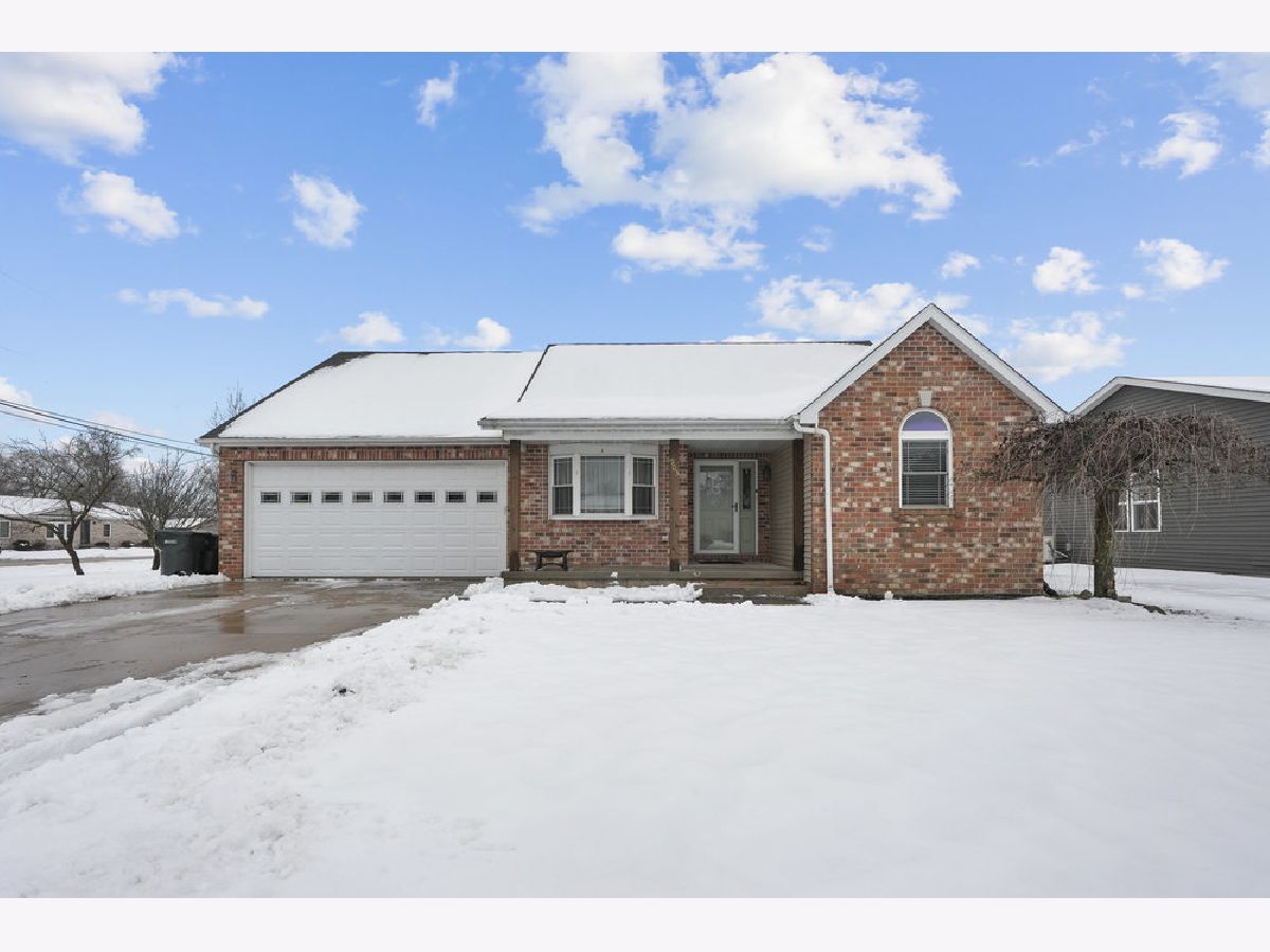 Homes & Condos & Townhomes Sold Hickory Trails Braidwood Illinois, 903 Madison