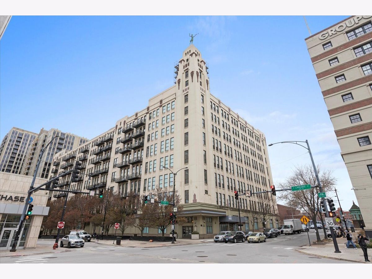 Condominiums Sold One River Place Chicago Illinois, 758 Larrabee