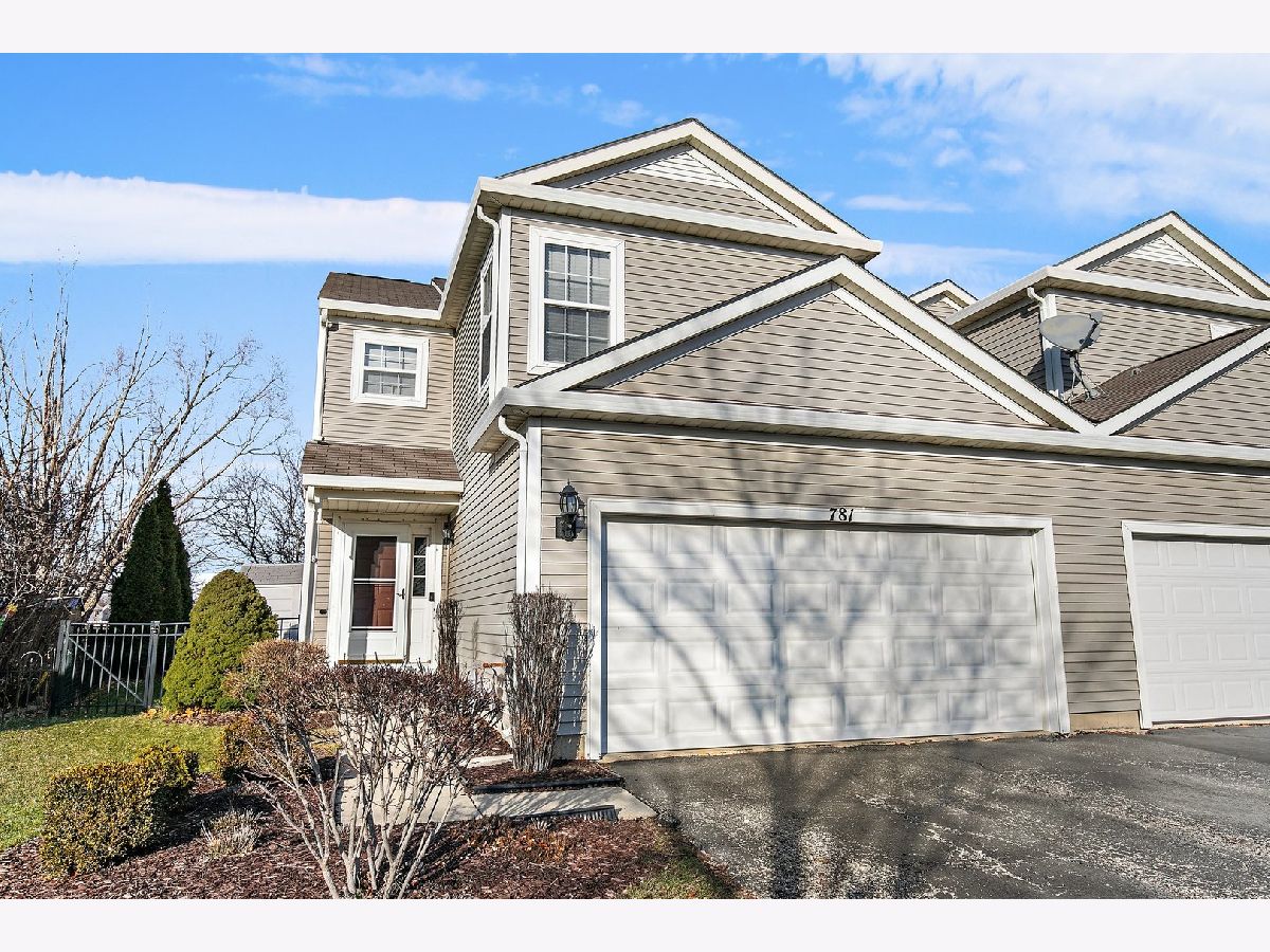 Homes & Townhomes & Condos Sold Bellchase Lake In The Hills Illinois, 781 Wedgewood