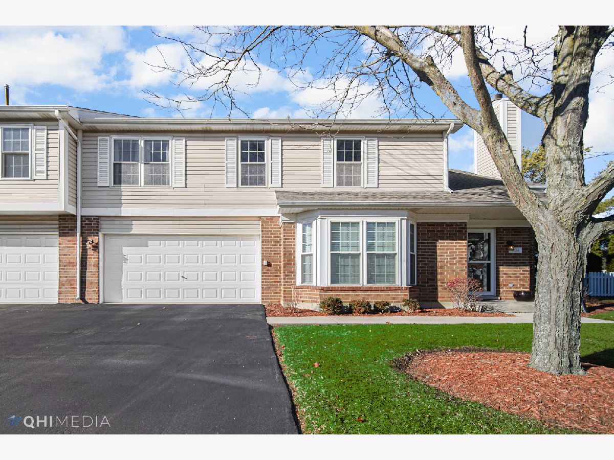 Townhomes Sold Cambridge Place Mokena Illinois, 9754 Cambridge