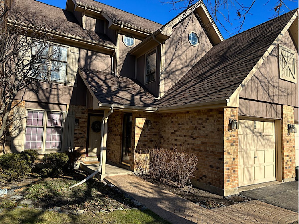 Townhomes & Condos Sold Beck Lake Des Plaines Illinois, 104 Country