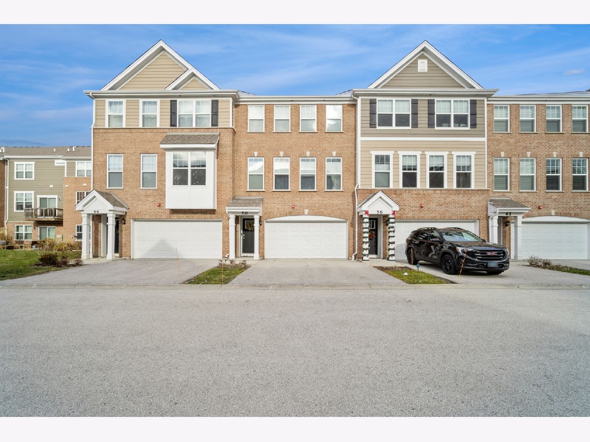 Condos & Townhomes Sold Wolf Crossing Wheeling Illinois, 50 Timber Wolf