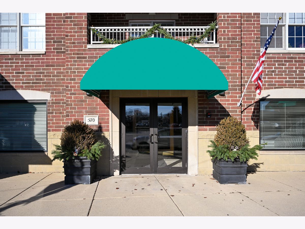 Condominiums Sold Glenstone Glen Ellyn Illinois, 570 Crescent
