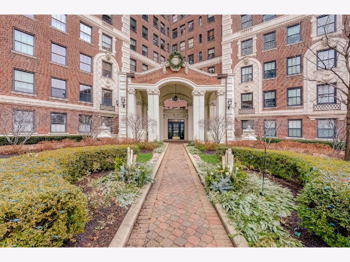 Condominiums Sold Jackson Tower Chicago Illinois, 5555 Everett