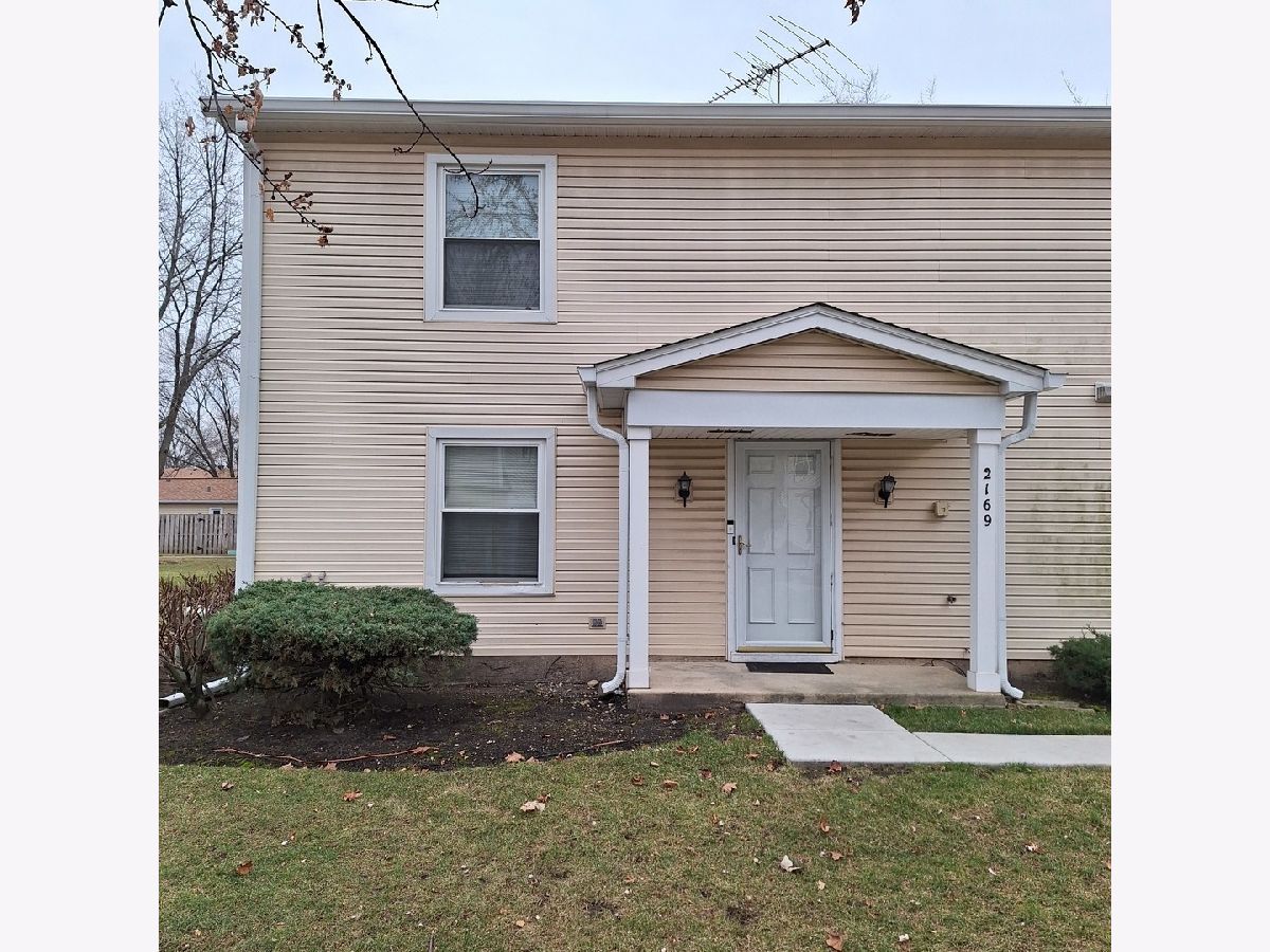 Townhomes & Condos Sold Heritage Manor Palatine Illinois, 2169 Dogwood
