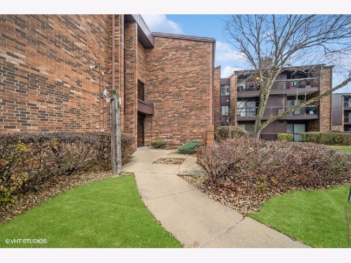 Condominiums Sold Scarborough Fare Oak Forest Illinois, 14525 Walden