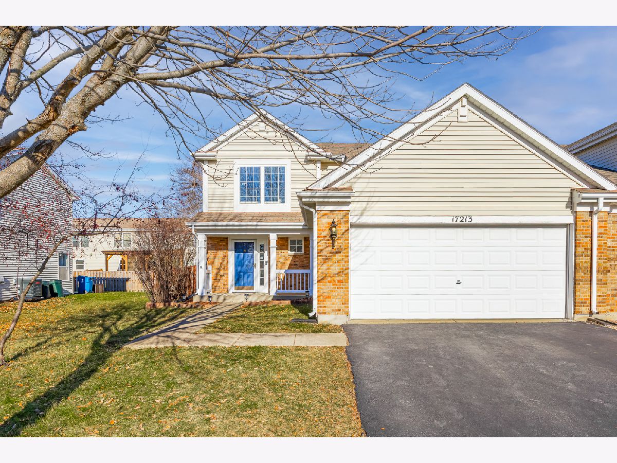 Townhomes & Homes Sold Cambridge Crest Crest Hill Illinois, 17213 Dundee