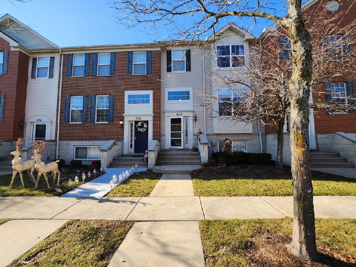 Townhomes & Condos Rented Lehigh Station Aurora Illinois, 808 Lewisburg