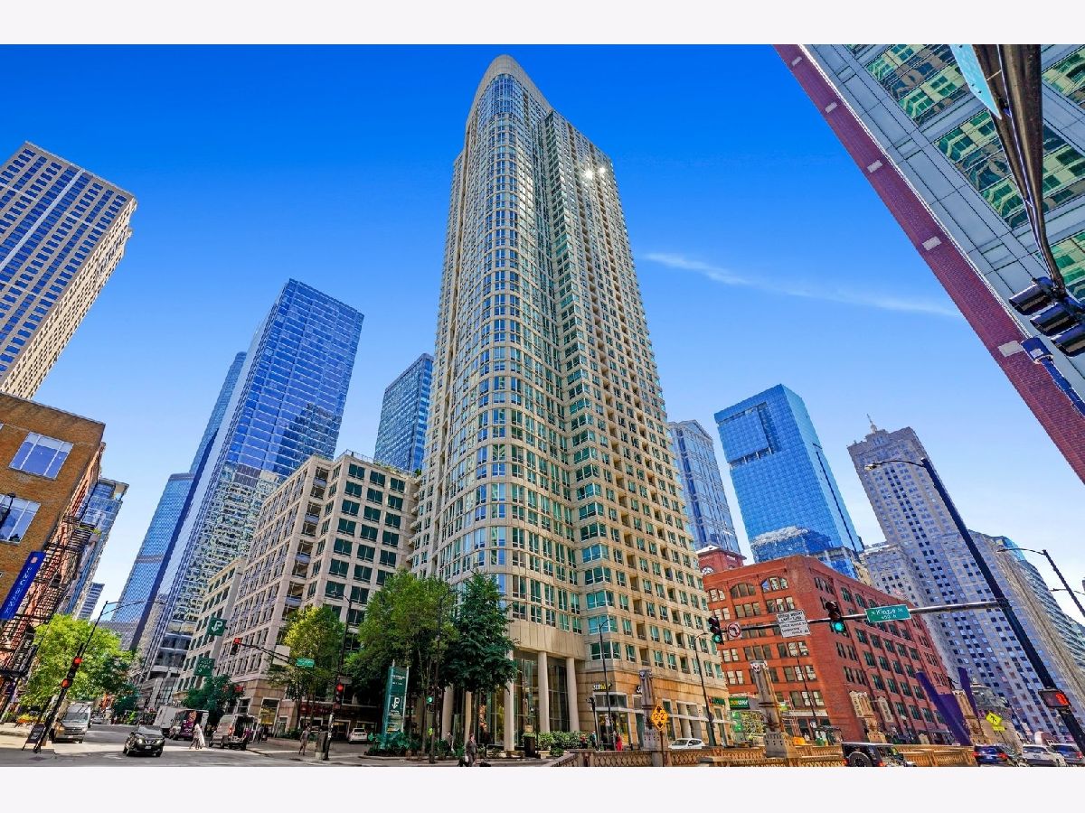 Condominiums Sold Sterling Chicago Illinois, 345 Lasalle