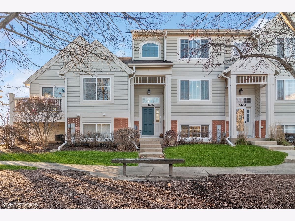 Townhomes & Condos & Homes Rented Cambria Cary Illinois, 1402 New Haven