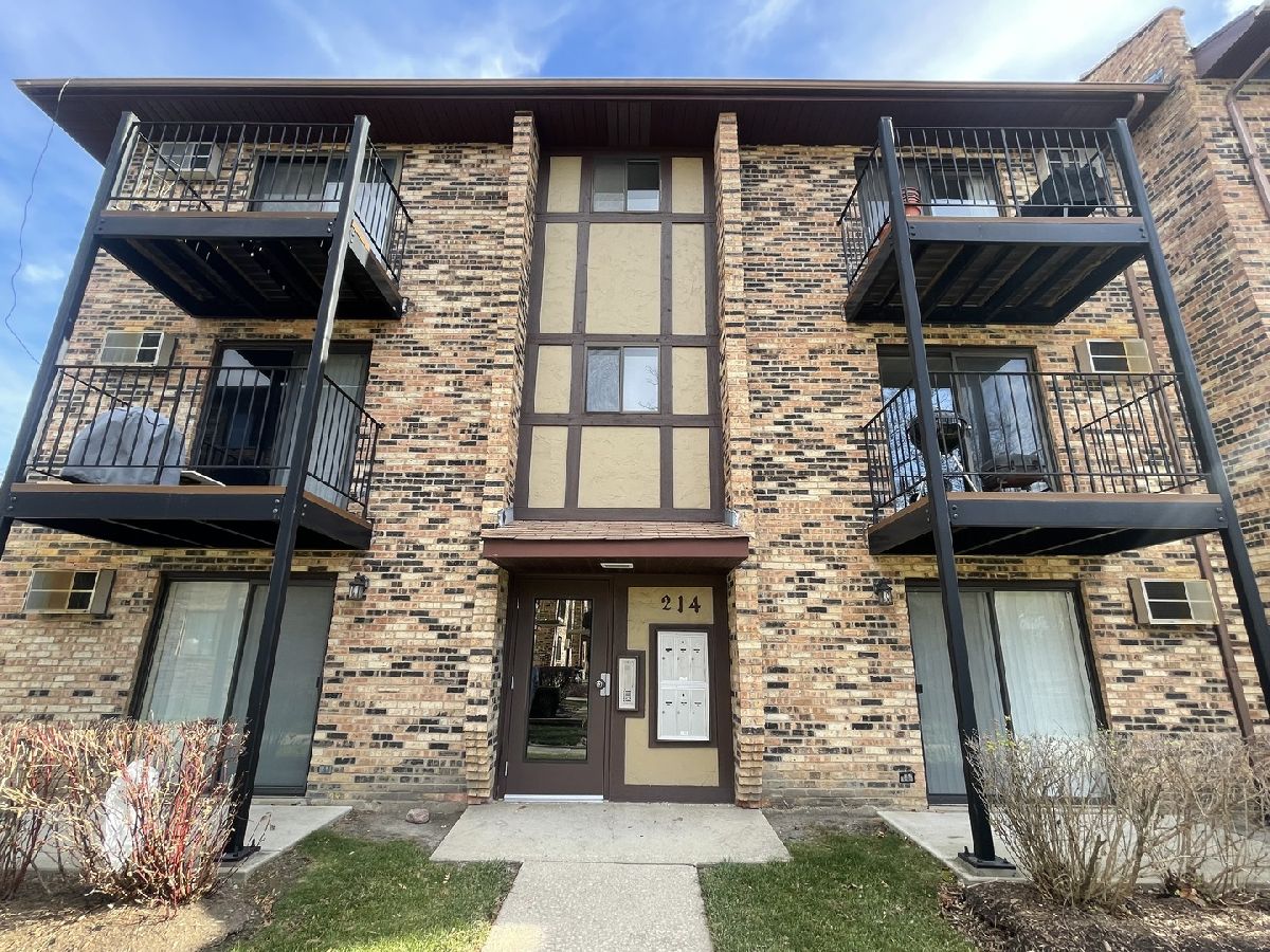 Condominiums Sold Klein Creek Carol Stream Illinois, 214 Klein Creek