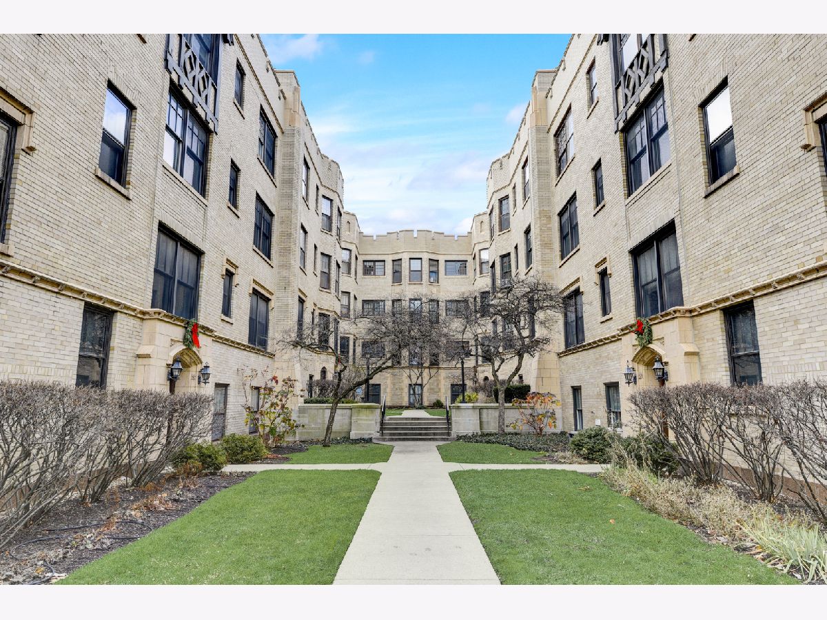 Condominiums Sold Judson Court Evanston Illinois, 926 Judson