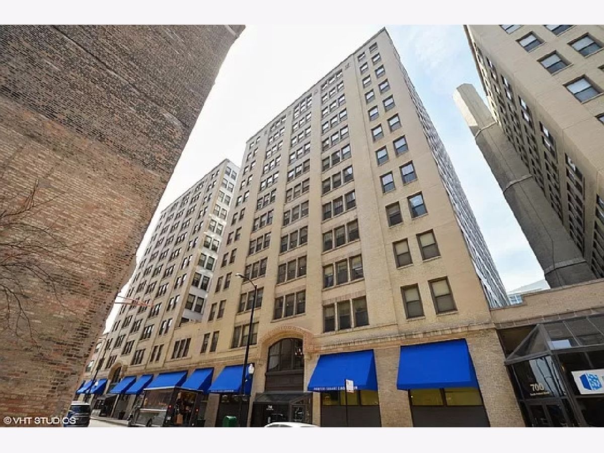 Condominiums Rented Printers Square Chicago Illinois, 740 Federal