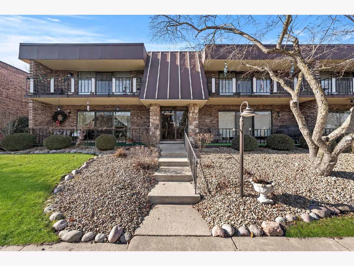 Condominiums Sold Lagoon In The Hills Palos Hills Illinois, 11128 Spathis