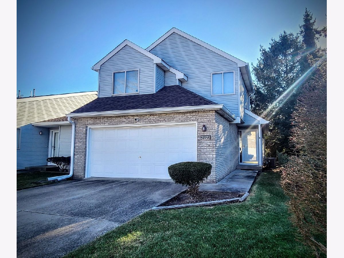 Condominiums Sold Tahoe Champaign Illinois, 2923 Sierra