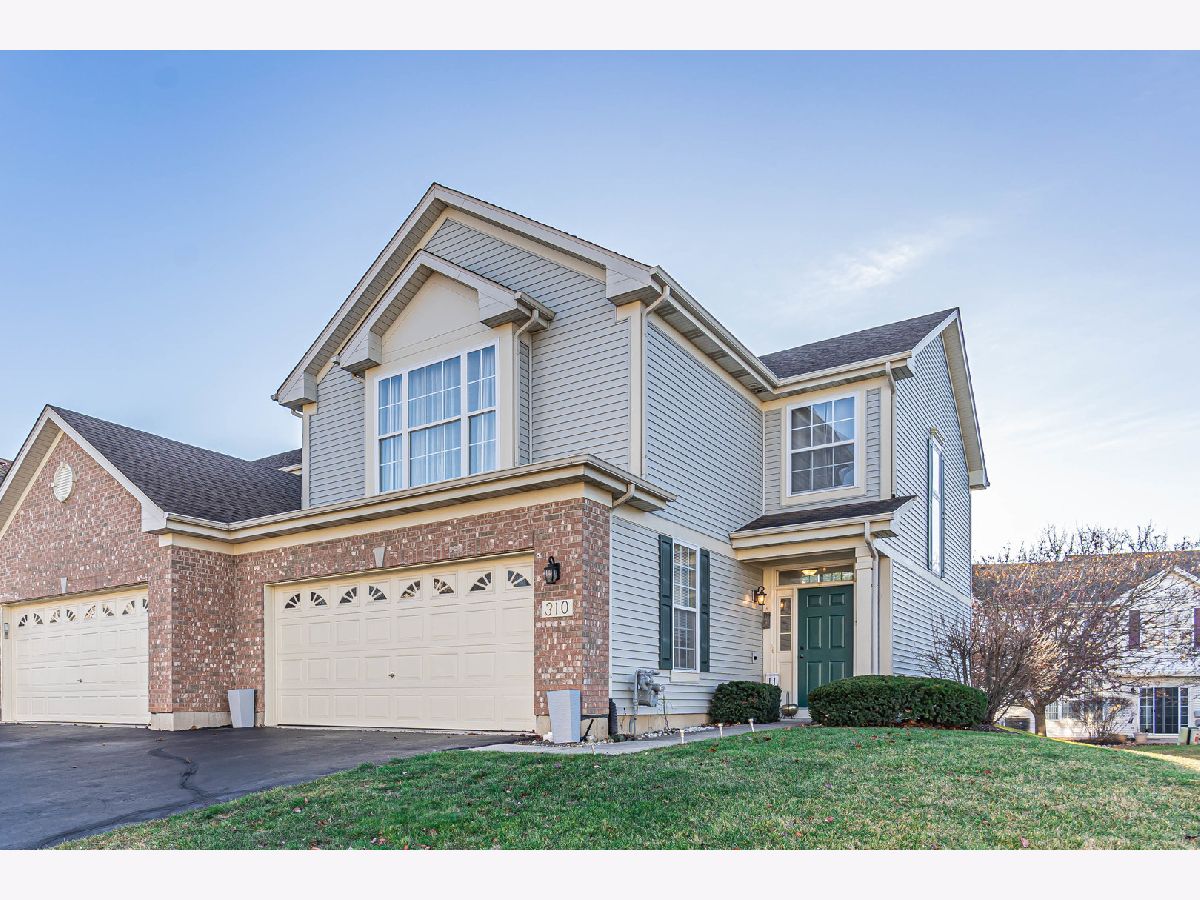 Homes & Townhomes Sold Algonquin Lakes Algonquin Illinois, 310 Emerald