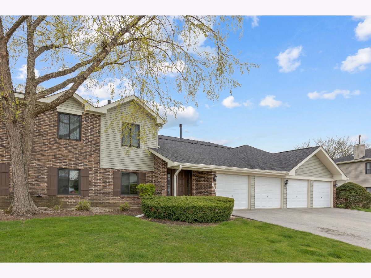 Condominiums Rented Cross Creek Roselle Illinois, 931 Cross Creek