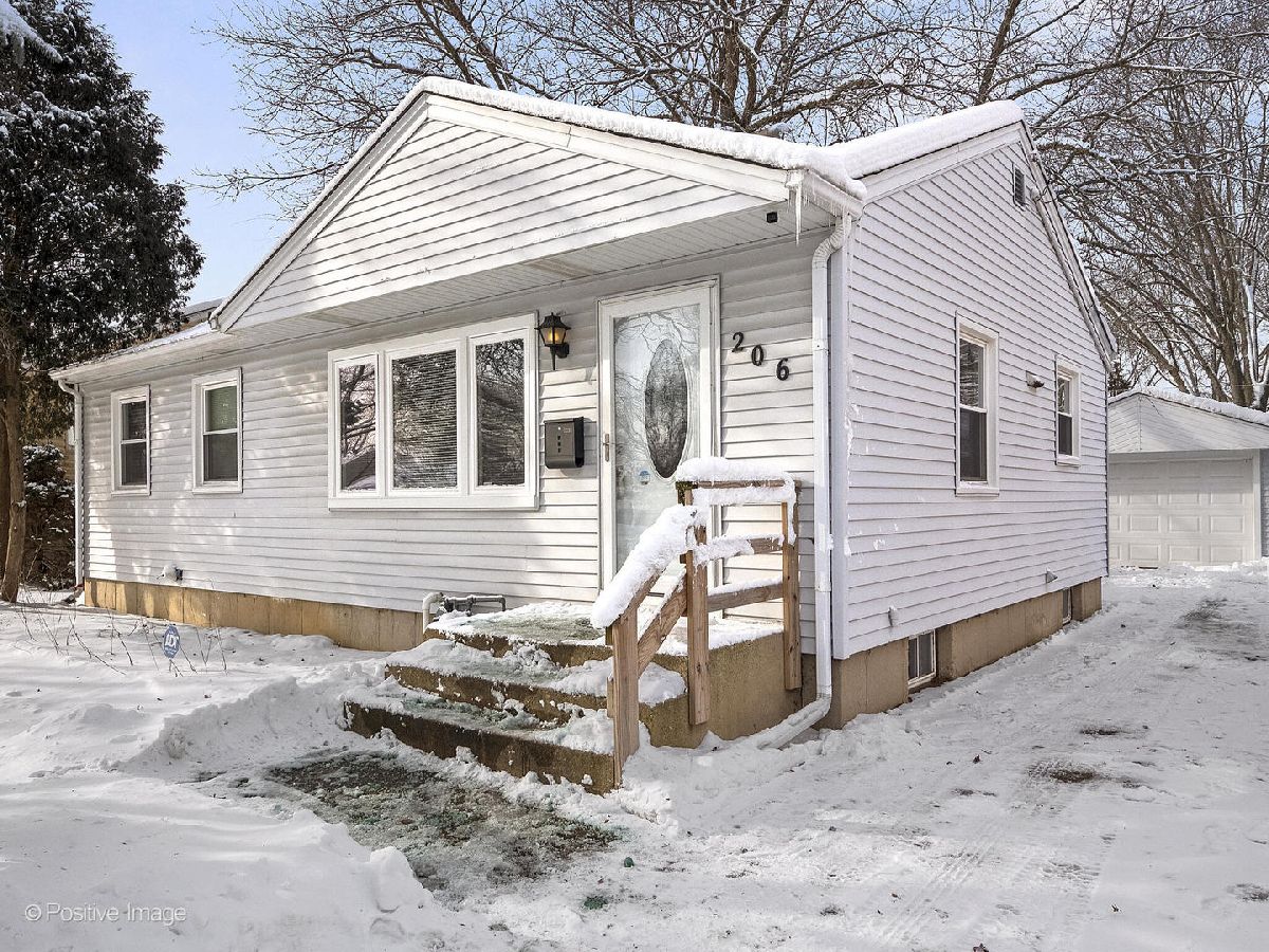 Homes Sold Moreaus Crest View Bartlett Illinois, 206 Marion