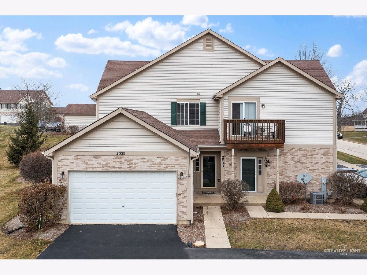 Townhomes & Condos & Homes Sold Fox Highlands Yorkville Illinois, 2033 Village View