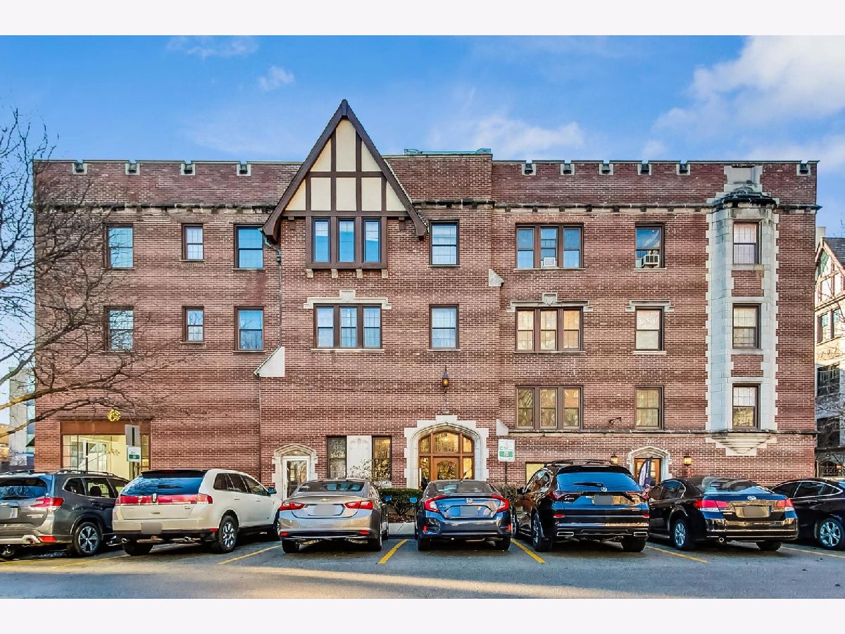 Condos & Townhomes Sold Holley Court Oak Park Illinois, 1103 Holley