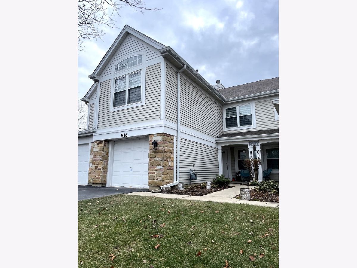 Townhomes & Condos Sold Concord Pointe Carol Stream Illinois, 836 Pembrook