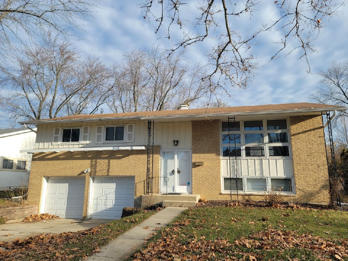 Homes Rented Winston Park Palatine Illinois, 1128 Paddock