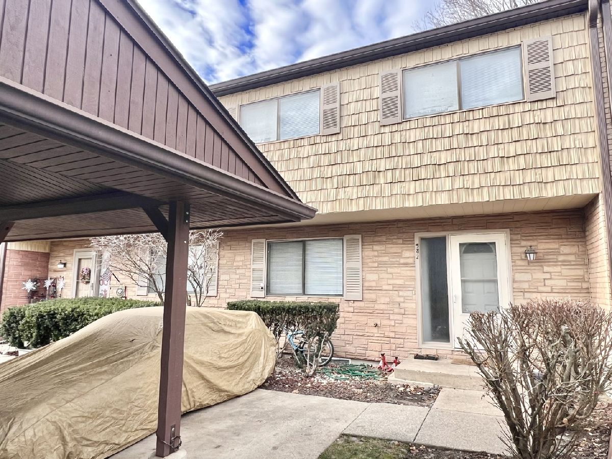 Townhomes Sold Tahoe Village Wheeling Illinois, 582 Blackfoot