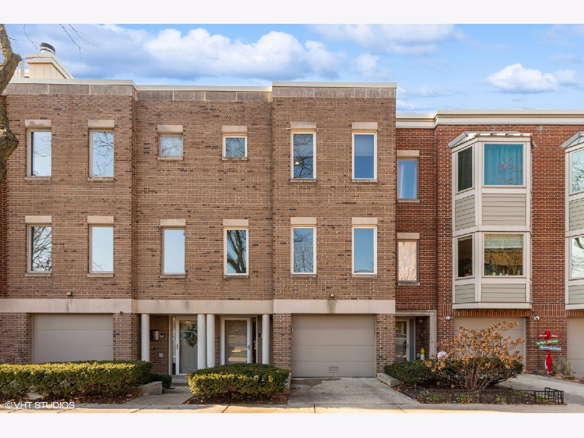 Townhomes Sold Lakewood Commons Chicago Illinois, 2326 Lakewood