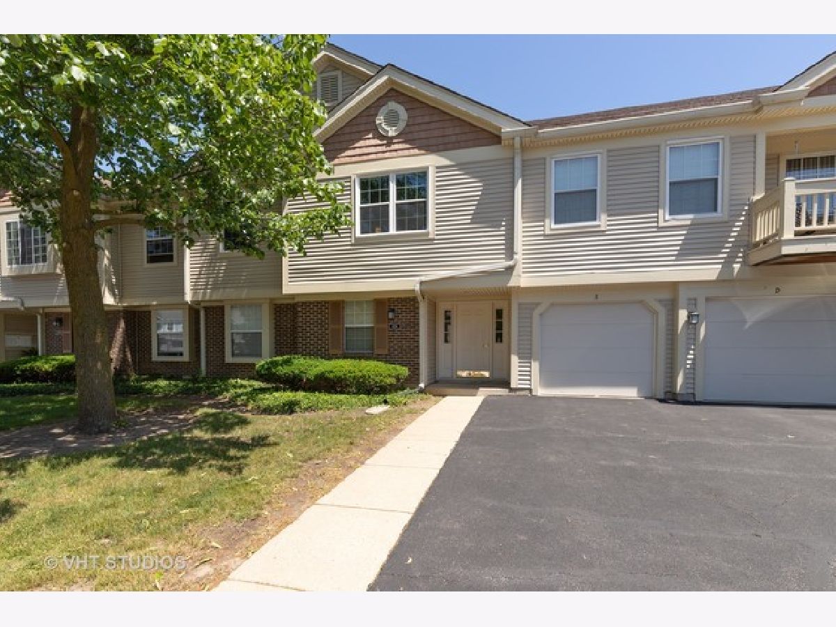 Condos & Townhomes Rented Cambridge Chase Mundelein Illinois, 1251 Bradwell