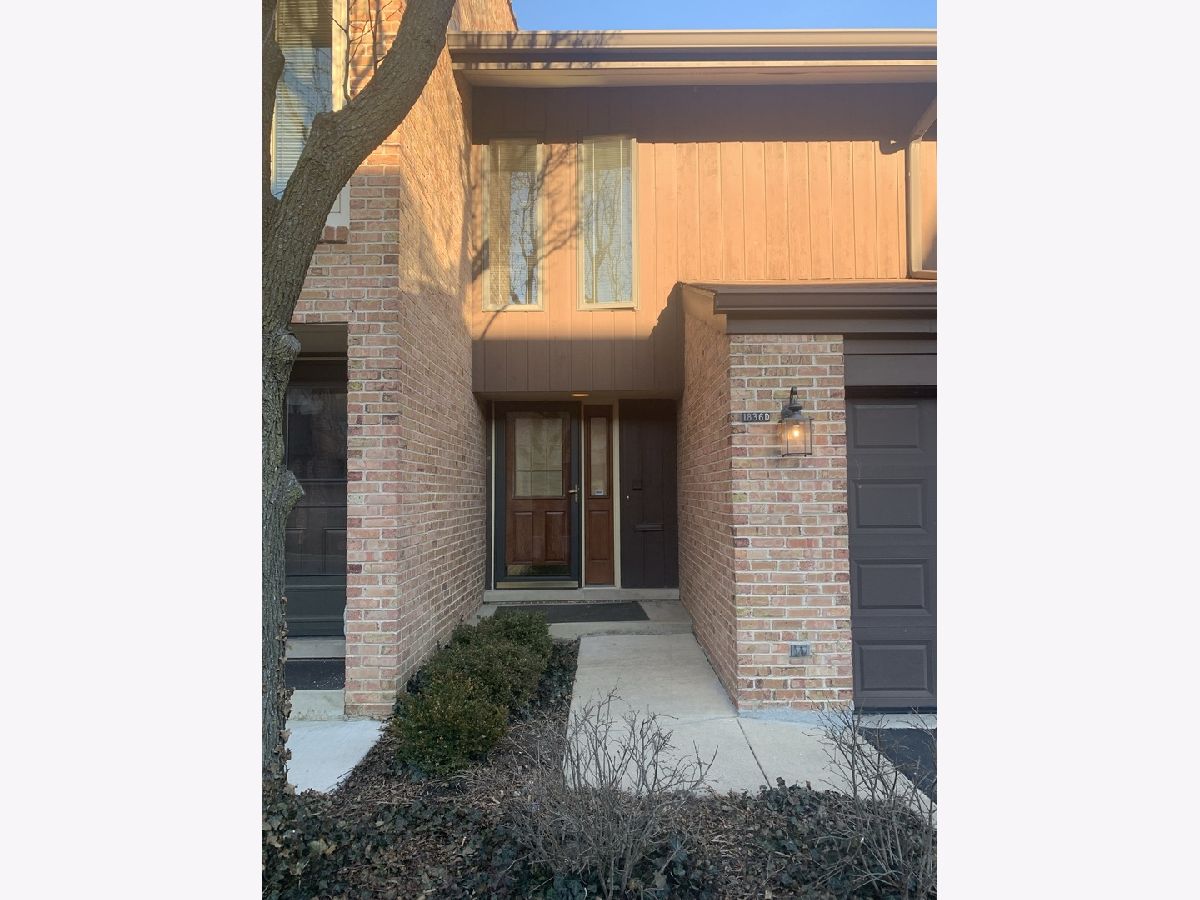 Townhomes & Condos & Homes Rented Valley Lo Glenview Illinois, 1836 Wildberry
