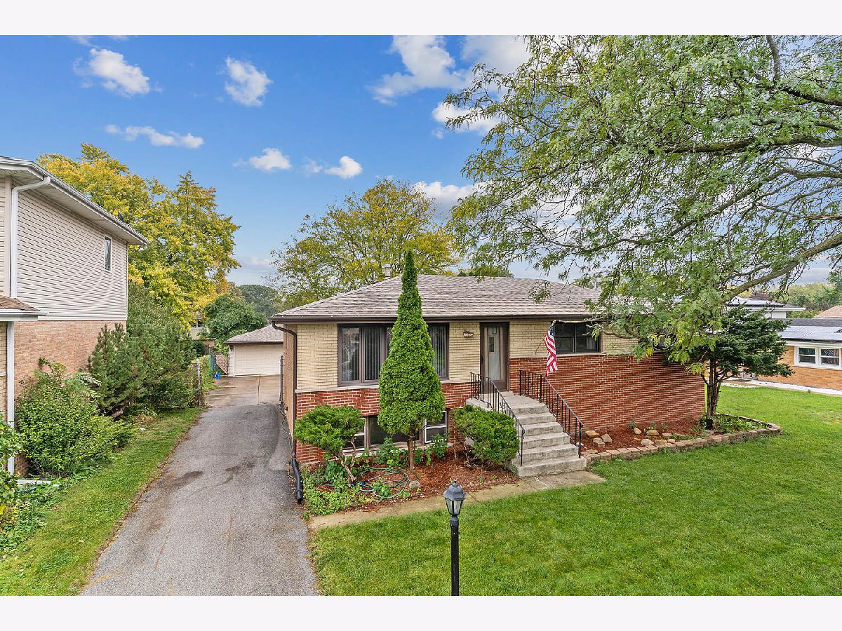 Homes Sold Oakwood Hills Palos Hills Illinois, 10555 Michael