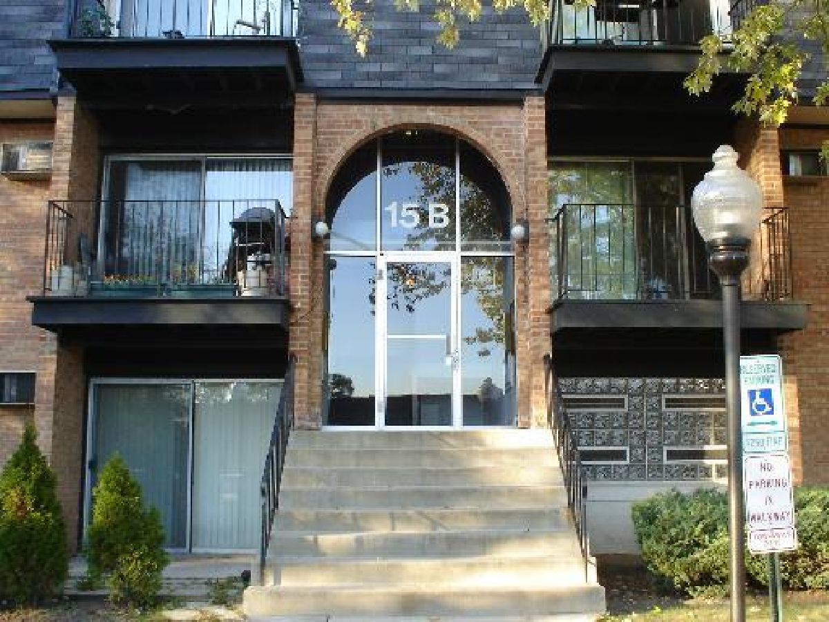 Condominiums Sold Windhaven Palatine Illinois, 15B Dundee Quarter