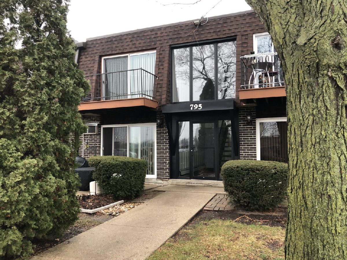 Condominiums Sold Fireside Terrace Buffalo Grove Illinois, 795 Grove
