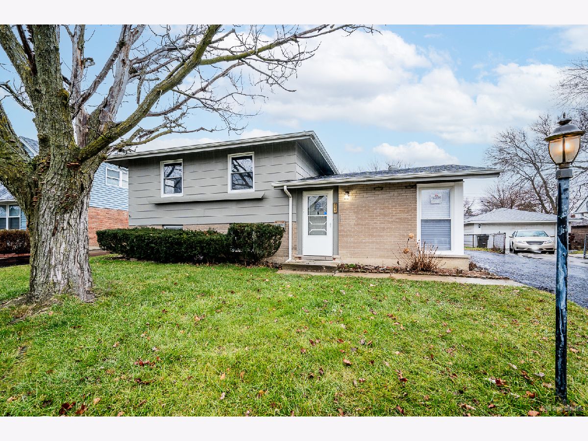Homes Sold Nob Hill Country Club Hills Illinois, 3949 168th