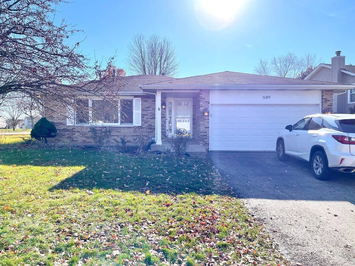 Homes Sold Hickory Oaks Bolingbrook Illinois, 1689 Apple Valley