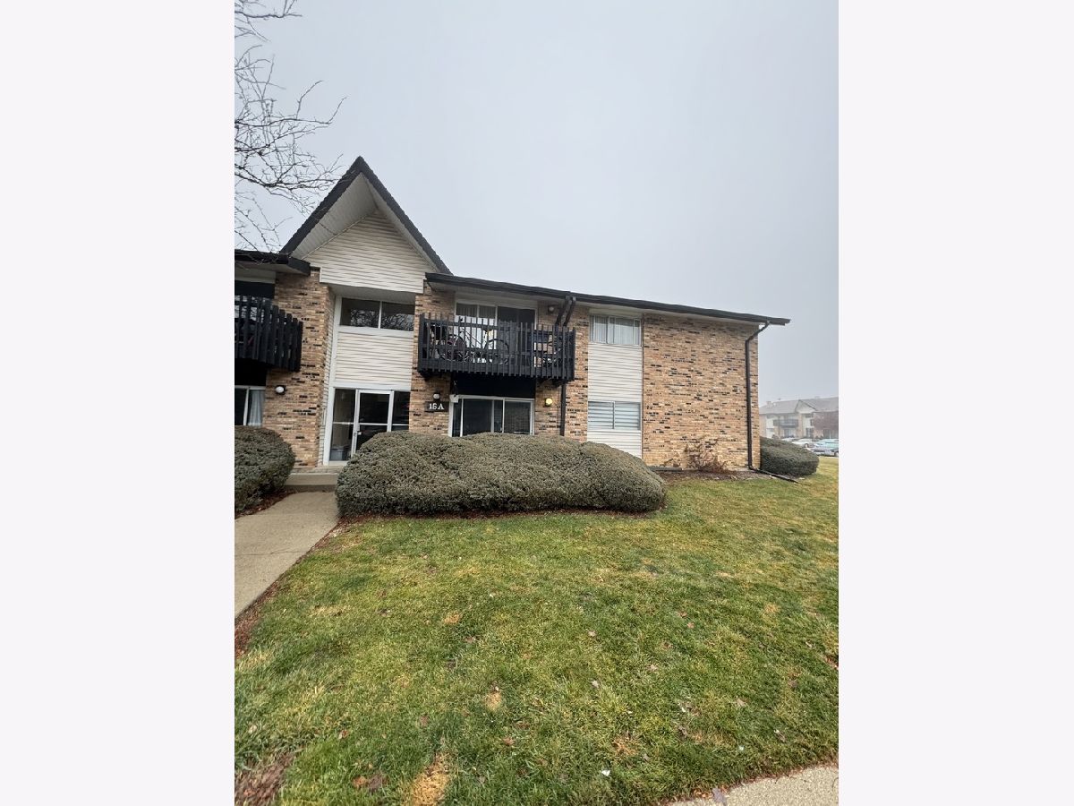 Condominiums Sold Hinsdale Point Willowbrook Illinois, 15A Kingery Quarter
