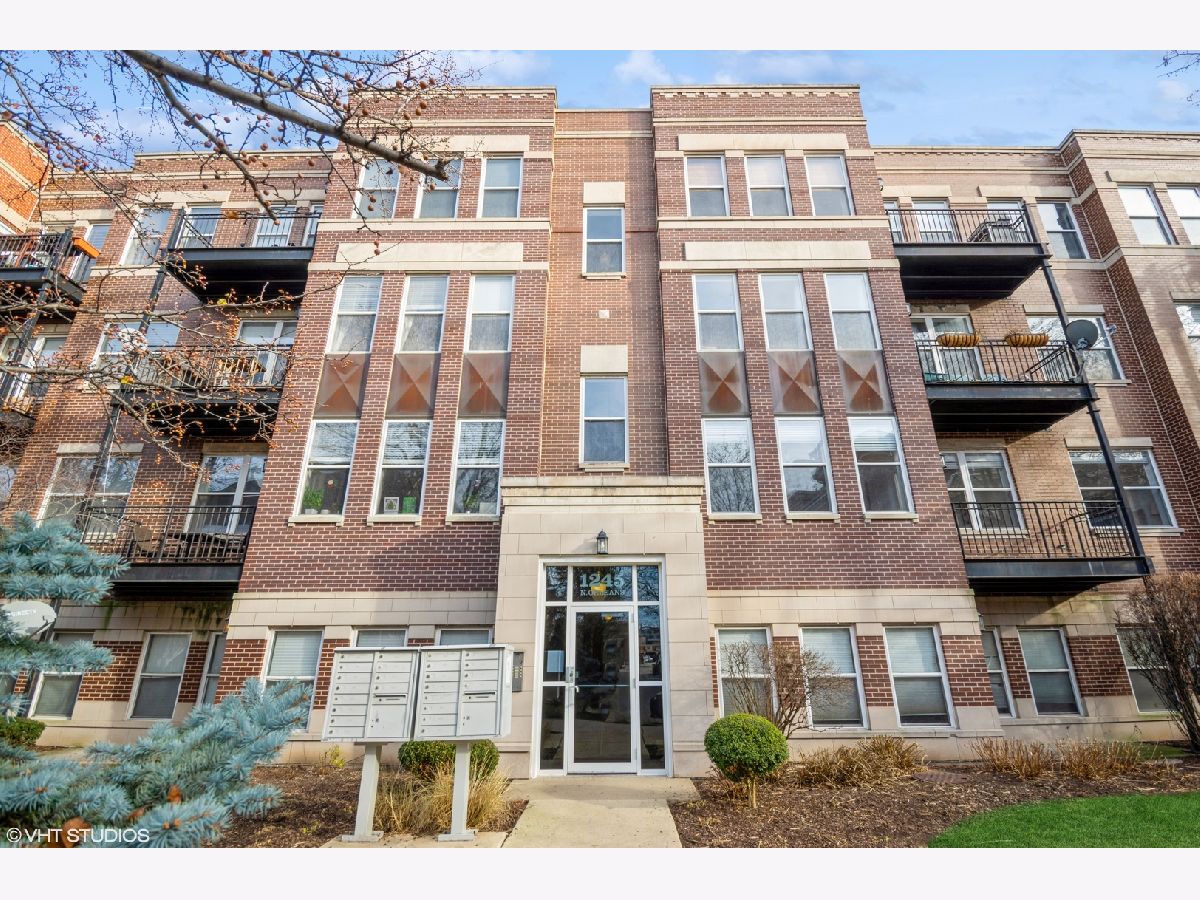 Condos & Townhomes & Homes Rented Old Town Village East Chicago Illinois, 1245 Orleans