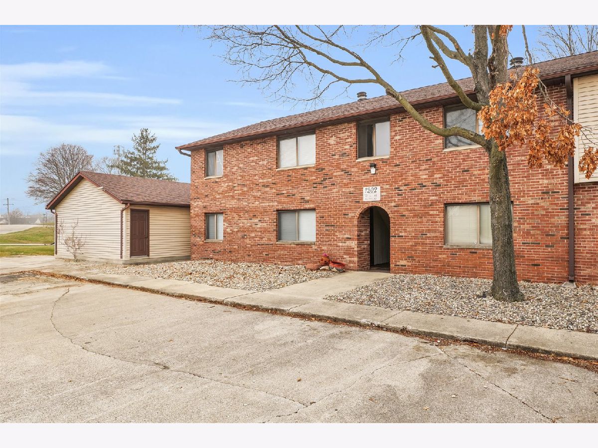 Condominiums Sold Willow Springs Urbana Illinois, 1202 Dean