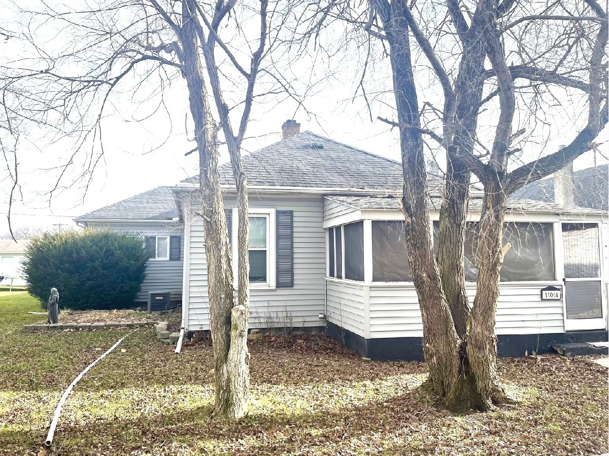  Sold Cherry Illinois, 104 1st