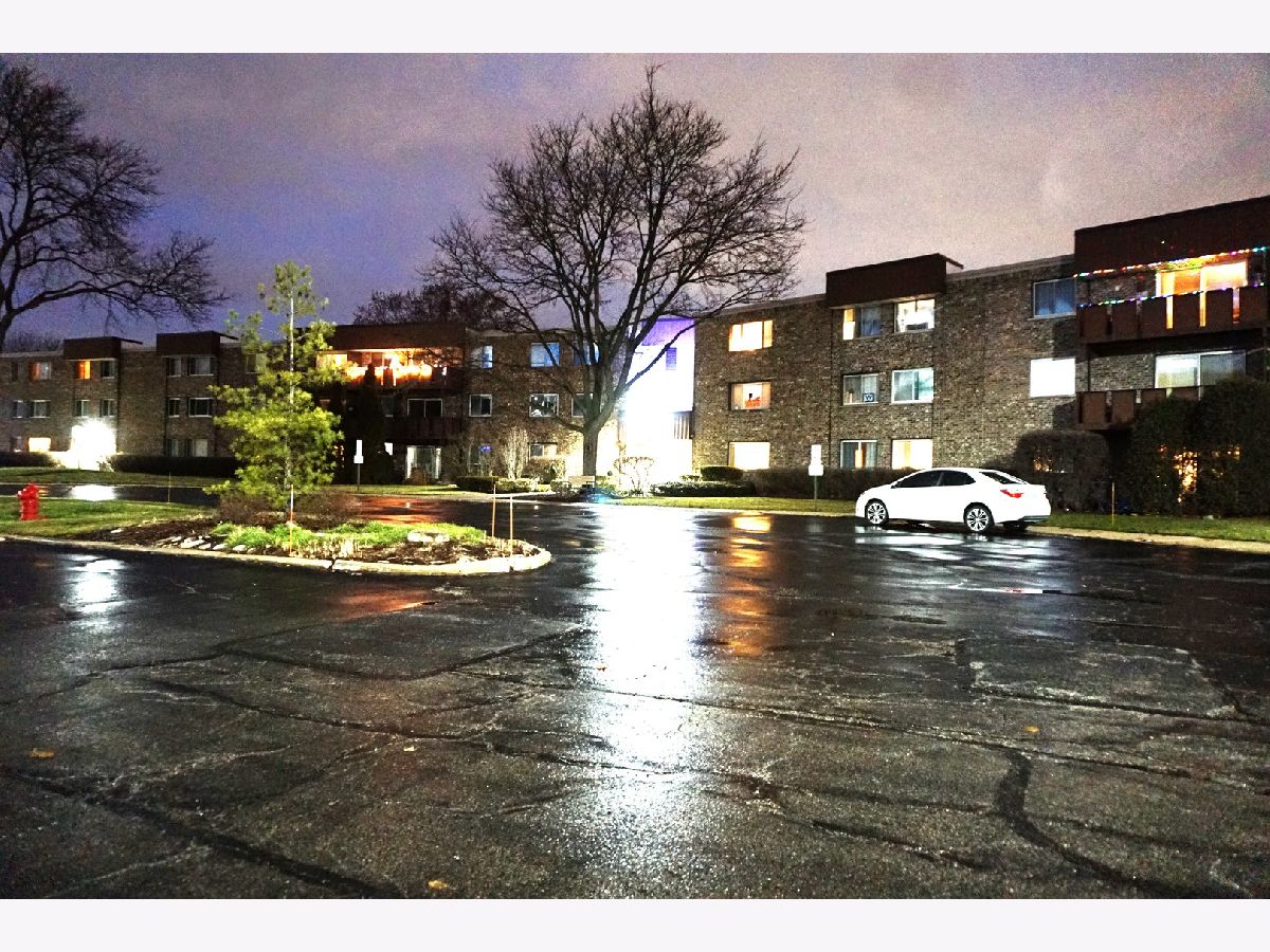 Condominiums Rented Brookwood Rolling Meadows Illinois, 2650 Brookwood Way