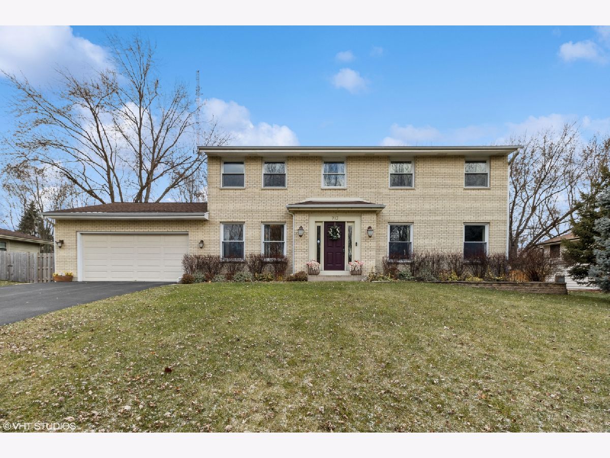 Homes Sold Gaslight North Algonquin Illinois, 712 Surrey