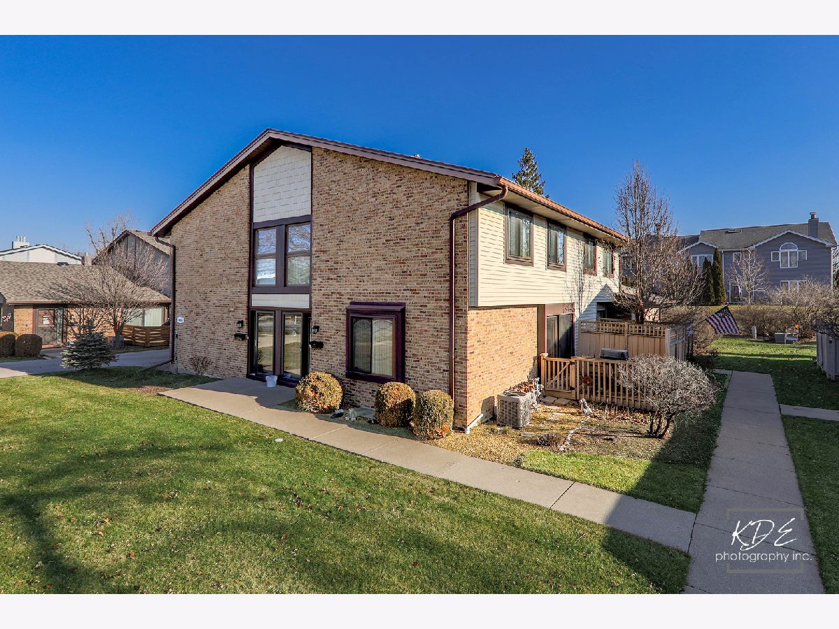 Condos & Townhomes Sold Portsmouth Darien Illinois, 8313 Portsmouth