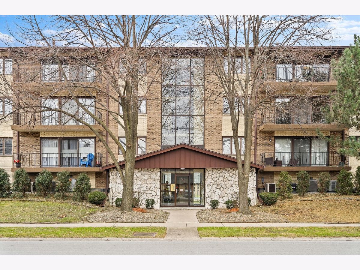 Homes & Condominiums Sold Crawford Gardens Oak Lawn Illinois, 4005 93rd