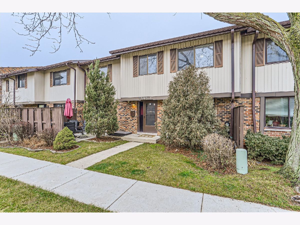 Townhomes & Condos Sold Village Square Downers Grove Illinois, 7360 Winthrop