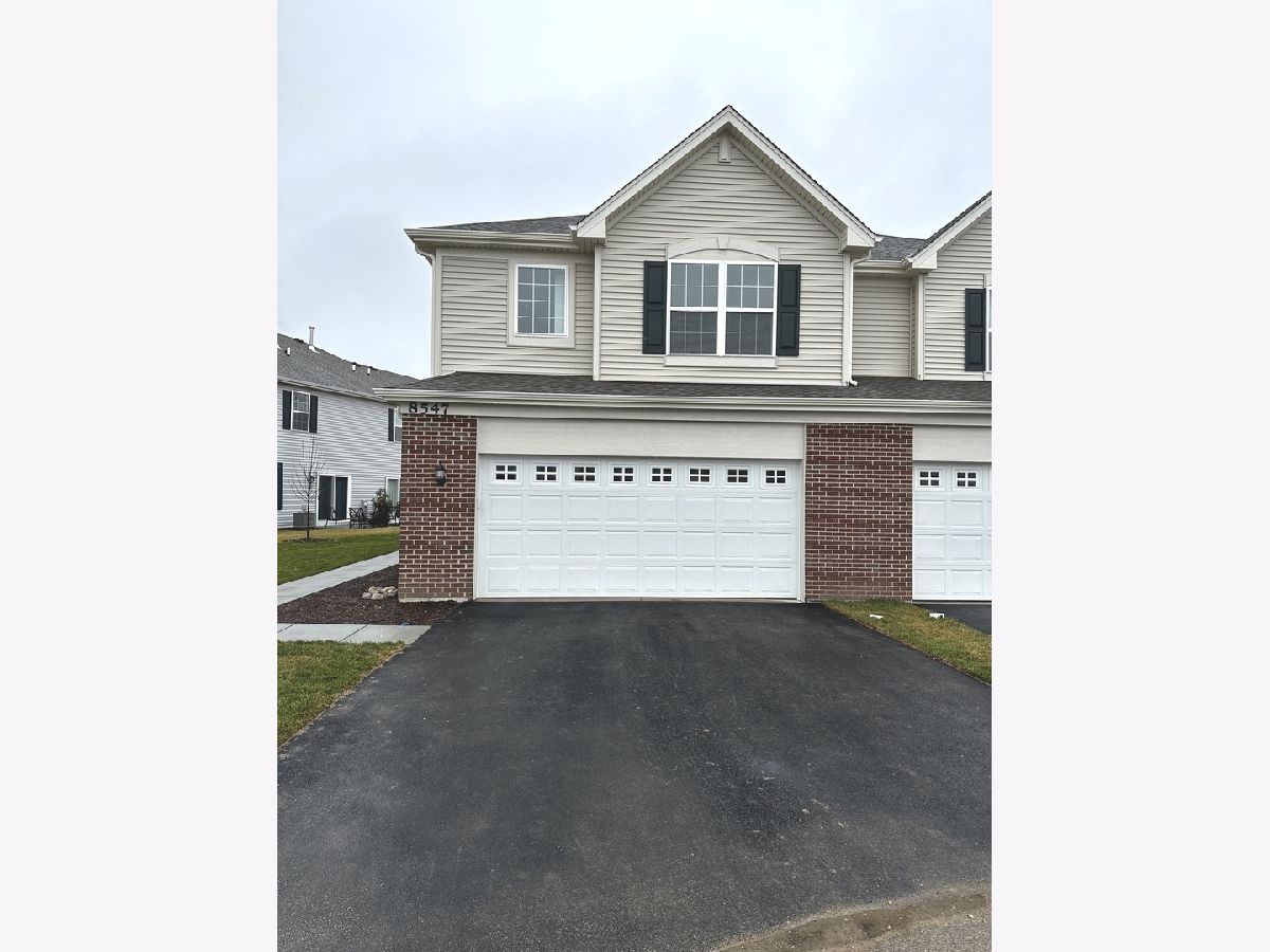Townhomes & Homes Rented Meadows Of West Bay Wonder Lake Illinois, 8547 Stillwater