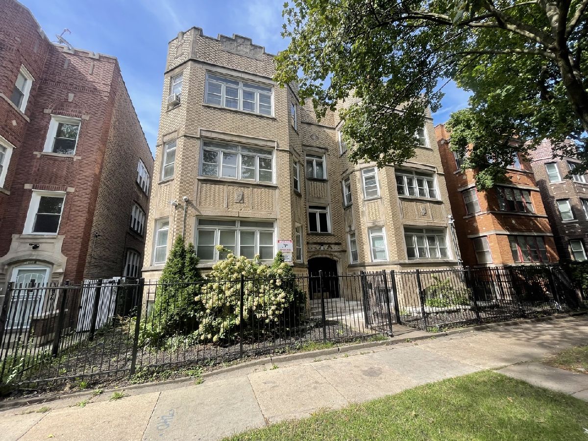 Homes & Condos & Townhomes Rented Southshore Chicago Illinois, 7830 Kingston
