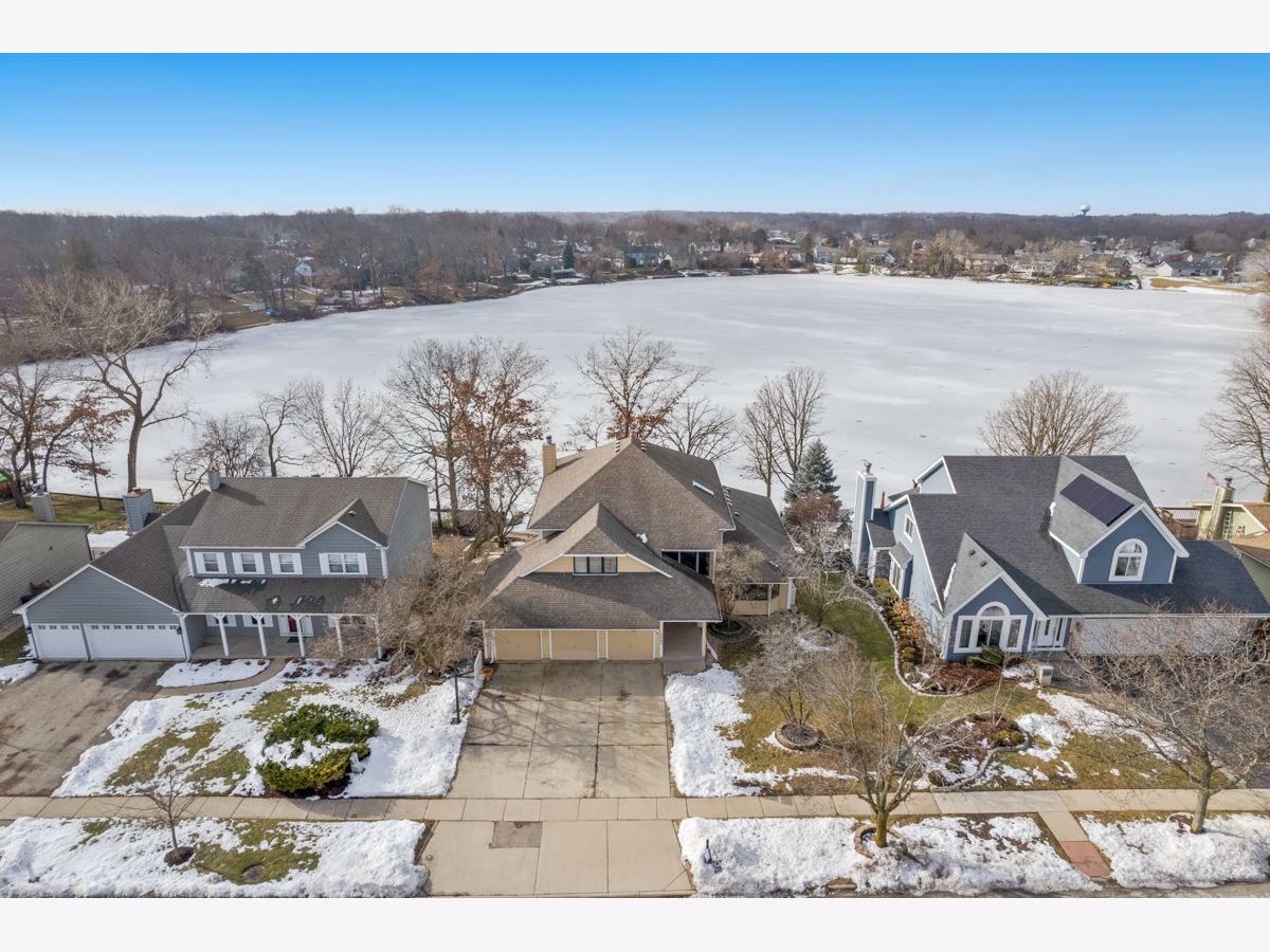 Homes Sold Waterford Woods Lindenhurst Illinois, 2465 Heron